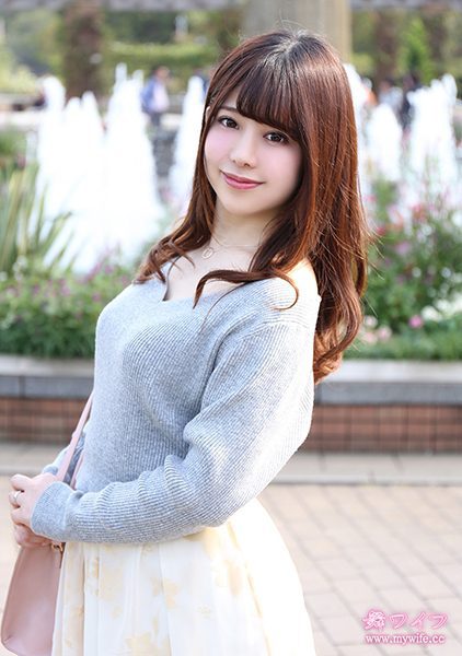 292MY-787 นักแสดงใหม่ เธออาศัยอยู่ในเขตมินาโตะ และสามีของเธอเป็นประธานบริษัทแห่งหนึ่ง